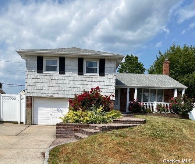 Primary Photo - 42 Willets Dr