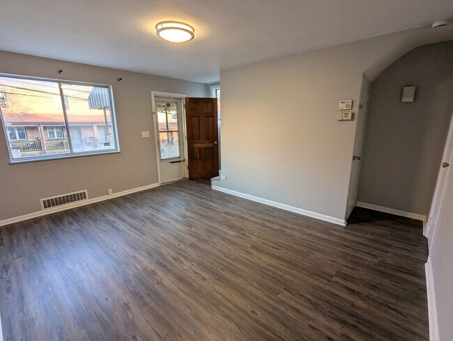 Building Photo - swe402/404