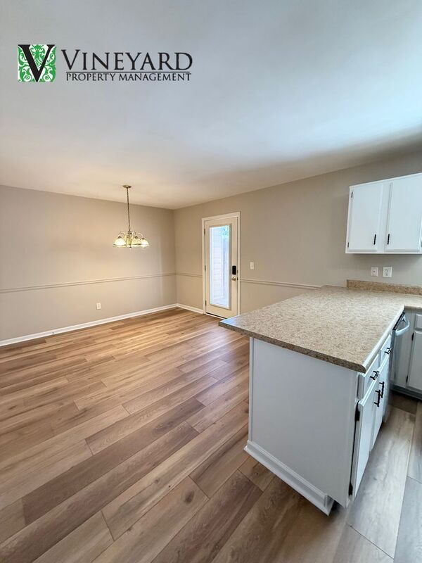 Building Photo - 6055 Sand Wedge Cir