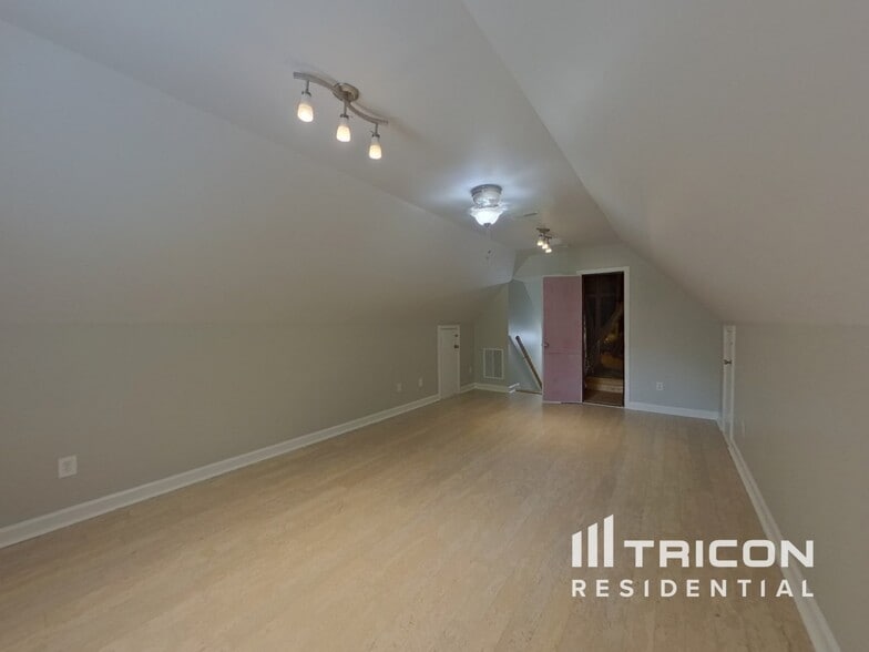Building Photo - 1129 Moray Ct