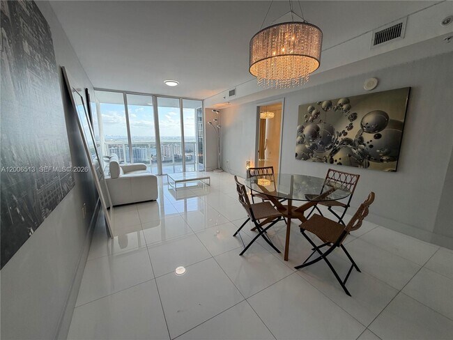 Building Photo - 18201 Collins Ave
