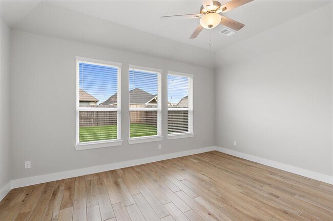 Building Photo - 10719 River Walk Dr