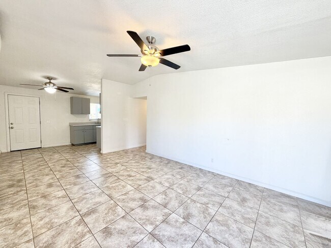 Building Photo - 31890 Avenida La Paloma
