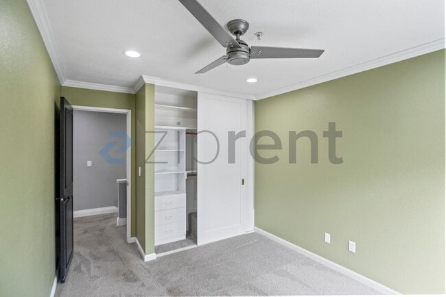 Building Photo - 5045 Hiller Ln