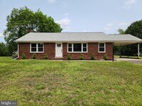 Building Photo - 601 E Academy St