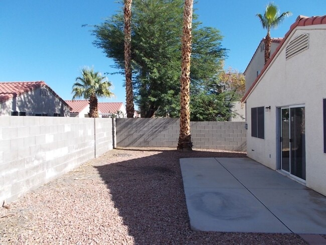 Building Photo - Charming Single-Story Home with 3 Bedrooms...