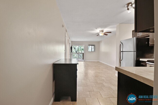 Building Photo - Move-In Ready 2 Bedroom Condo – Steps from Port Royal Sound - Available Now!