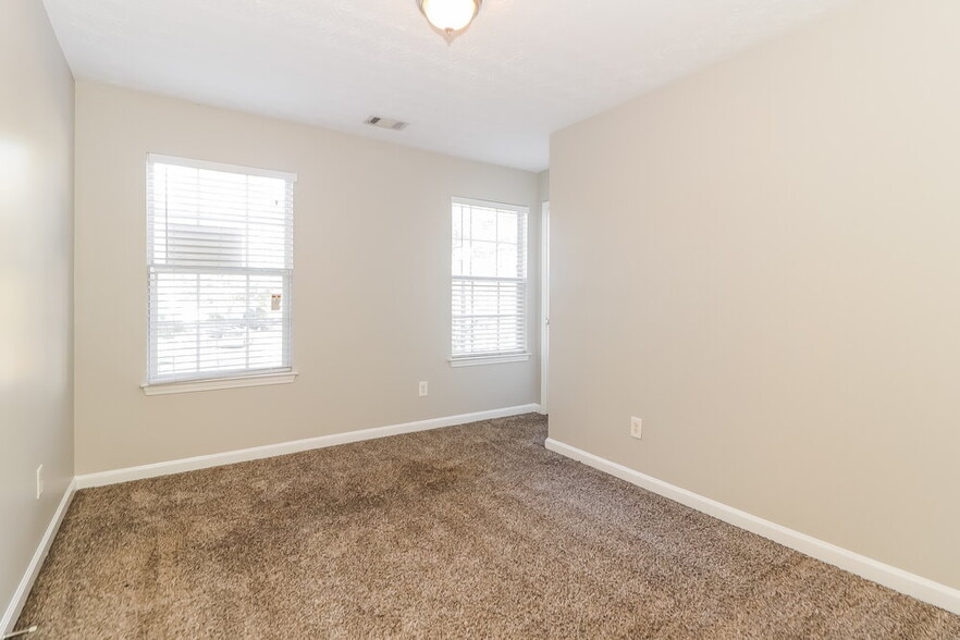 Building Photo - 348 Springbottom Ct SE