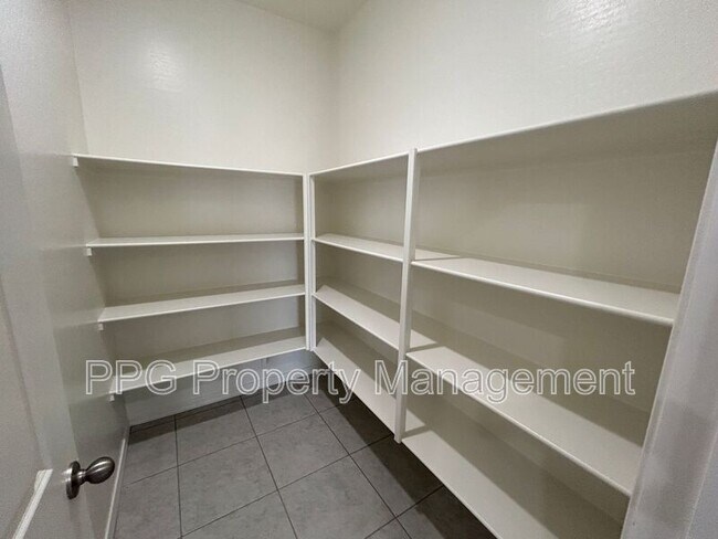 Building Photo - 20124 W Palo Verde Dr