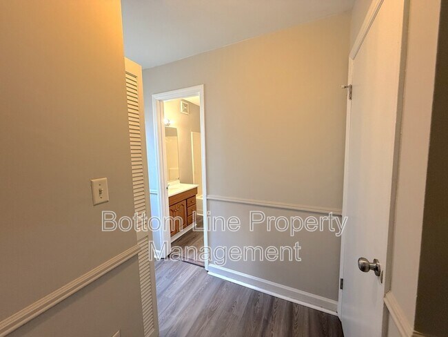 Building Photo - 3315 Wiseman Dr