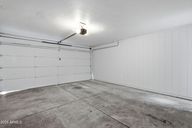 Building Photo - 4731 W Paradise Ln