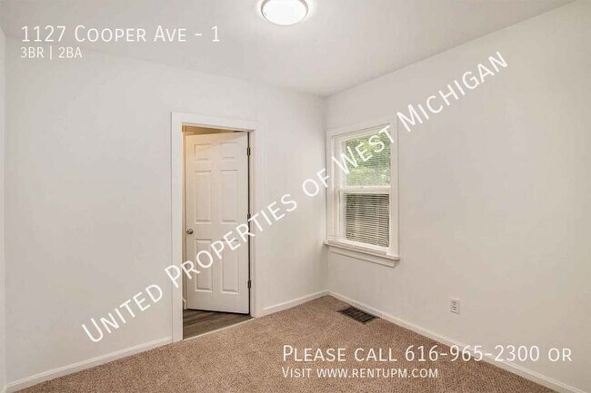 Building Photo - Available Now | 3 Bedroom 2 Bathroom Lower...