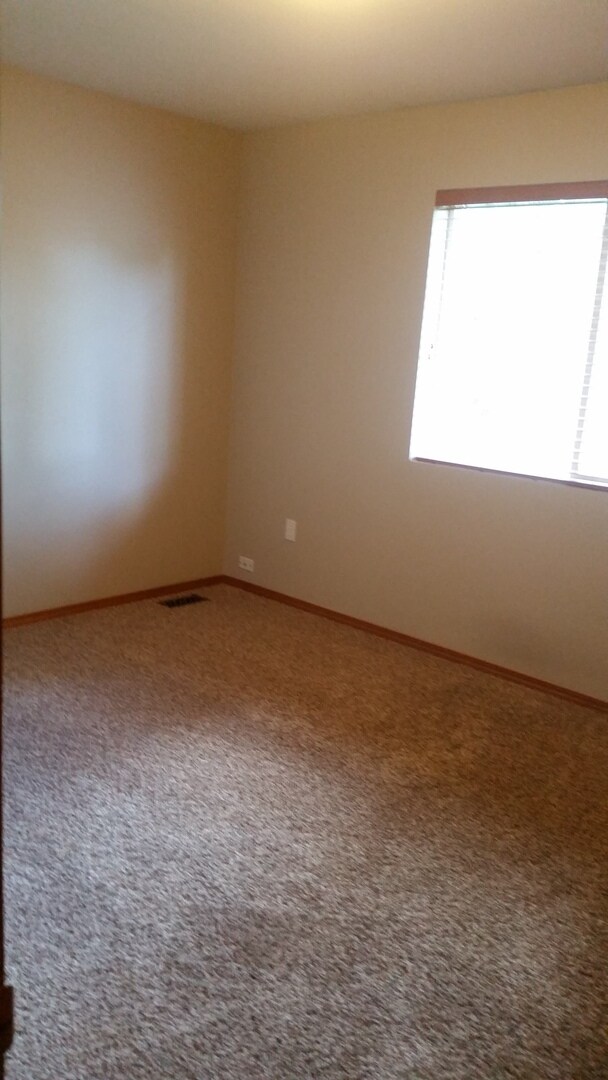 Building Photo - Beautiful South Hill Home!