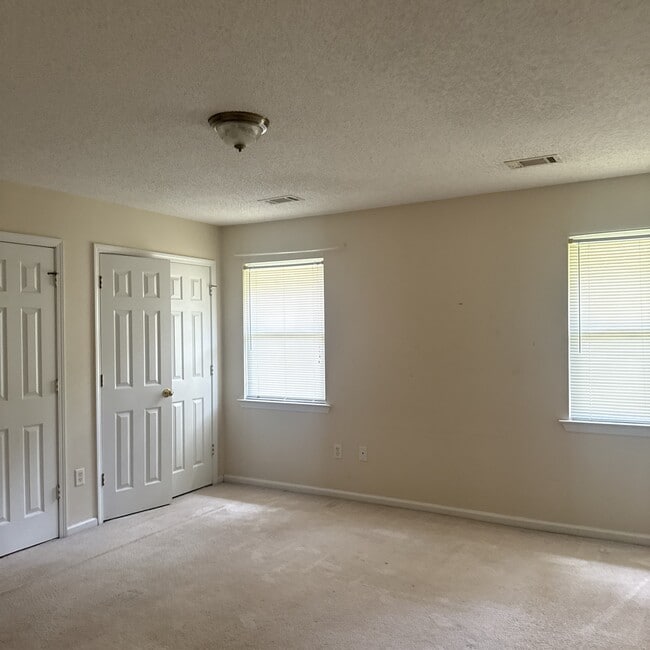 Building Photo - 720 Timber Ridge Trail