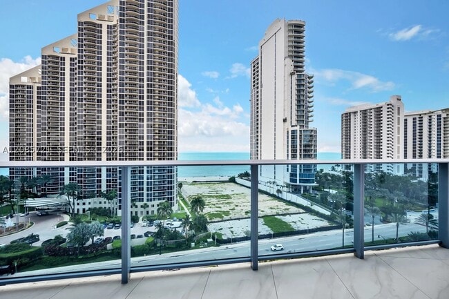 Building Photo - 17550 Collins Ave