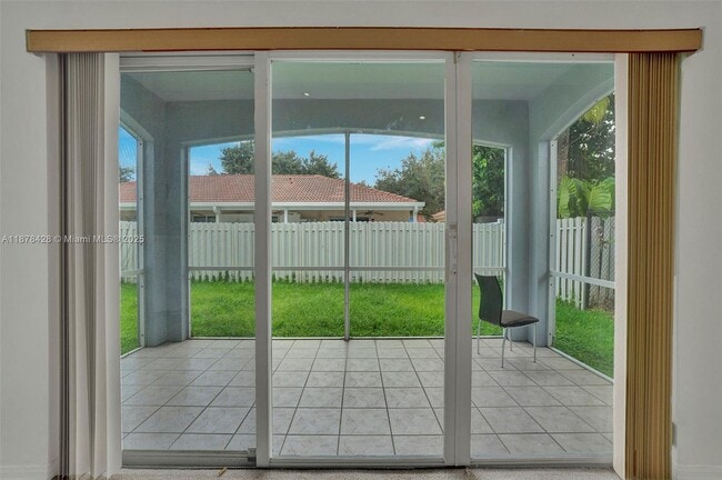 Building Photo - 10660 SW 20th Ct