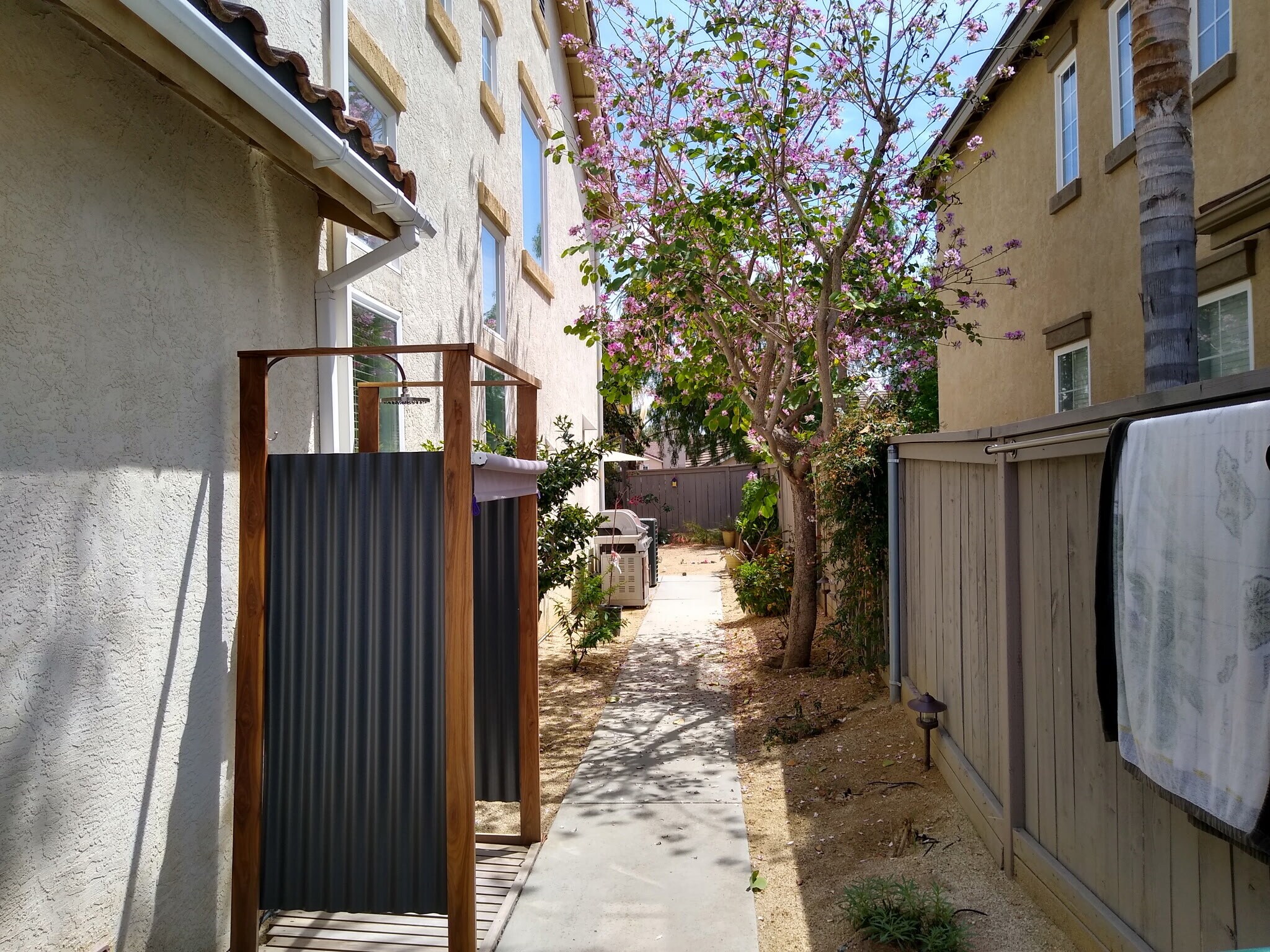 Building Photo - 3041 Rancho La Presa