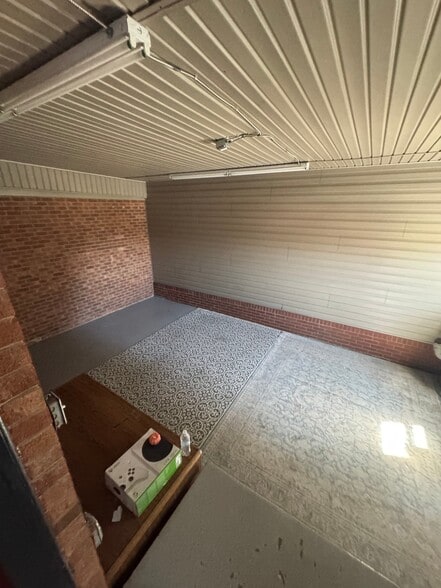 Building Photo - 6047 Suits Rd