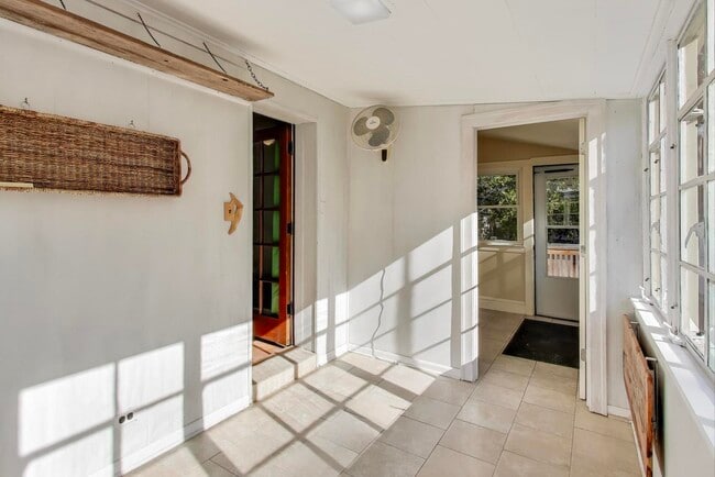 Building Photo - 1020 Harvard Terrace