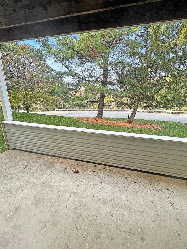 Building Photo - Welcome to this stunning 2-bedroom, 2-bath...