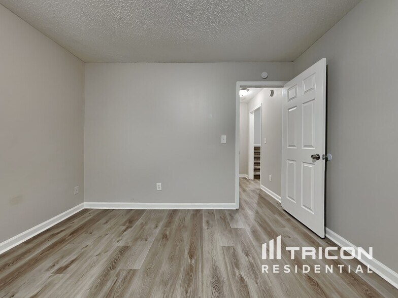 Building Photo - 699 Creek Stone Dr