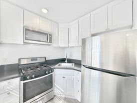 Building Photo - 8910 Avalon Blvd