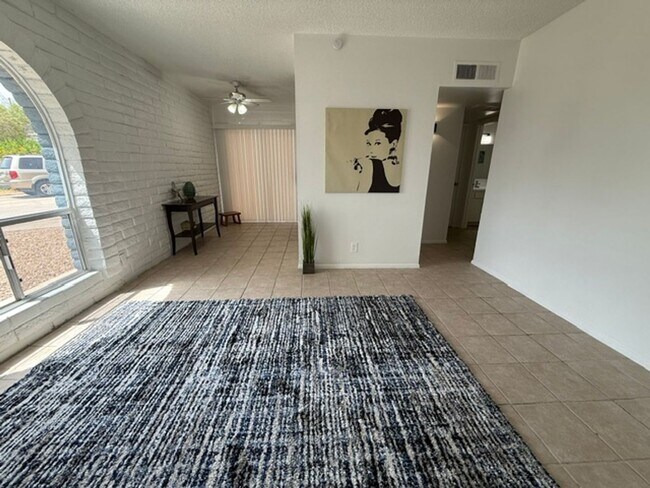 Building Photo - Great Location! 1 Bed 1 Bath Mesa Apartment