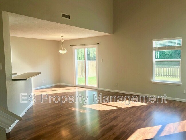 Building Photo - 4481 Redcliff N Ln