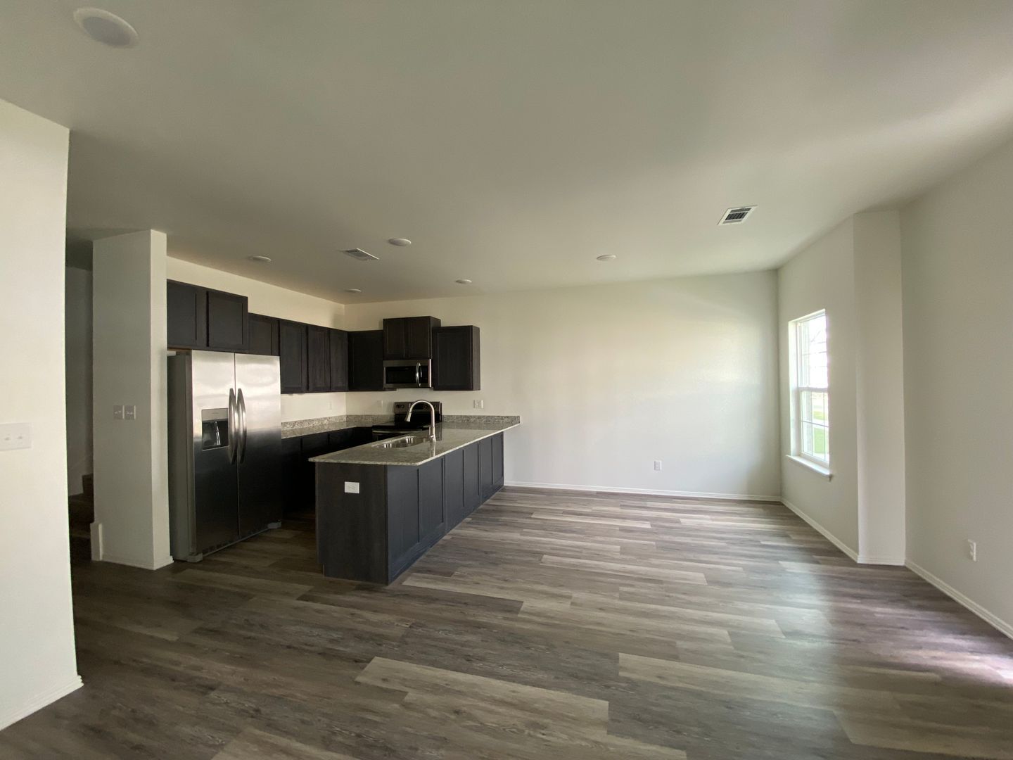 Building Photo - 916 S Amarillo Ave