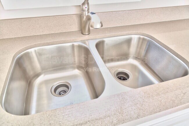 Building Photo - 290 2nd Ave