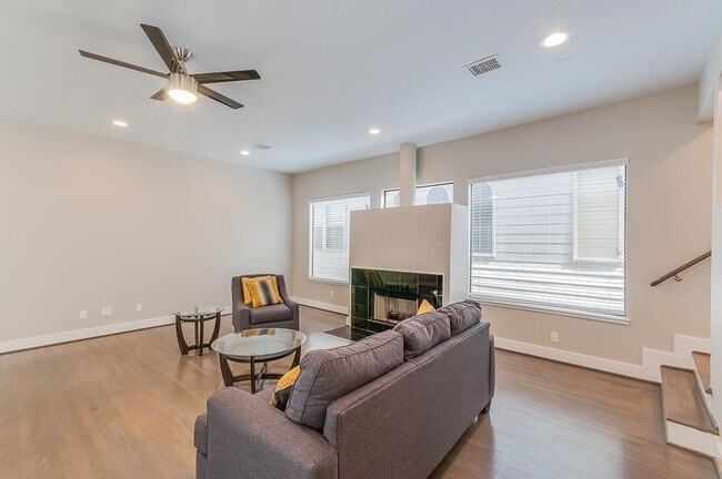 Building Photo - 650 Birdsall St