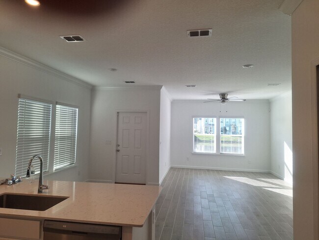 Building Photo - Shearwater Townhome