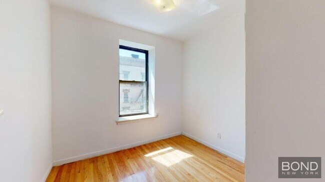 Building Photo - 3 bedroom in Manhattan NY 10003