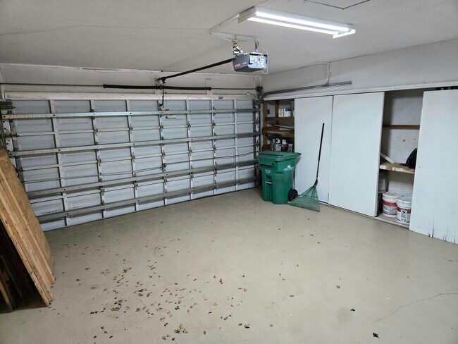 Building Photo - 3921 NW 114th Ave