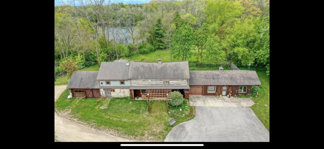Building Photo - 17303 Rockfield Rd