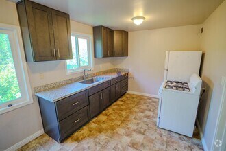 Building Photo - Newly Updated 2-Bedroom Apartment Unit in ...