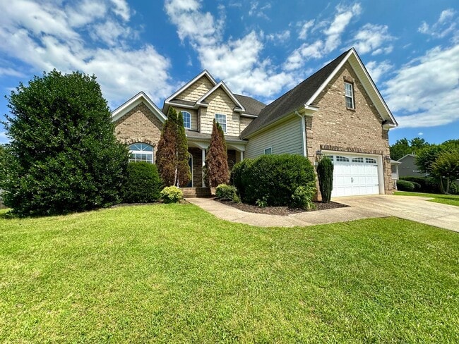 Building Photo - 4852 Knollview Dr