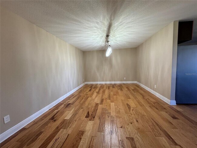 Building Photo - 3233 Hickory Tree Rd