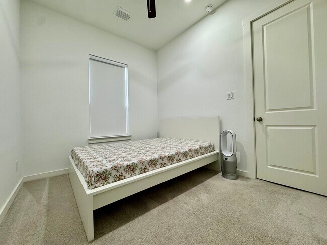 Building Photo - 7523 Tiffany Dr
