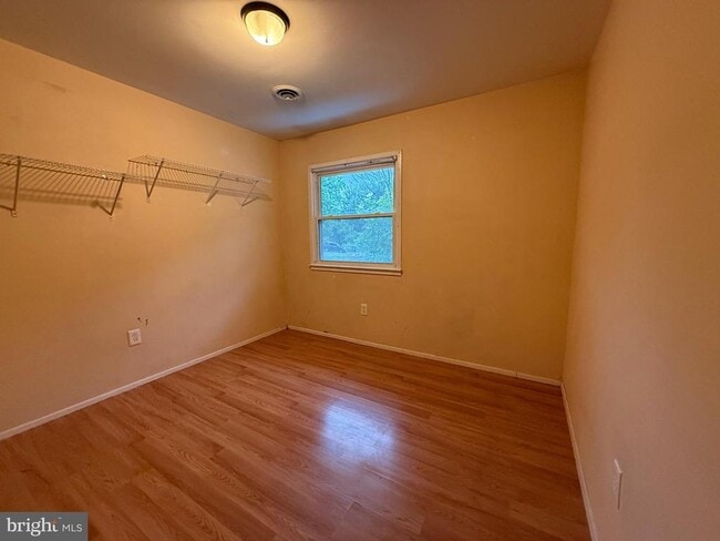 Building Photo - 4521 Edinburg Dr