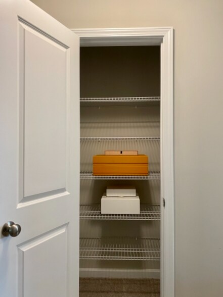 Building Photo - 3141 Meadowstone Ln SW