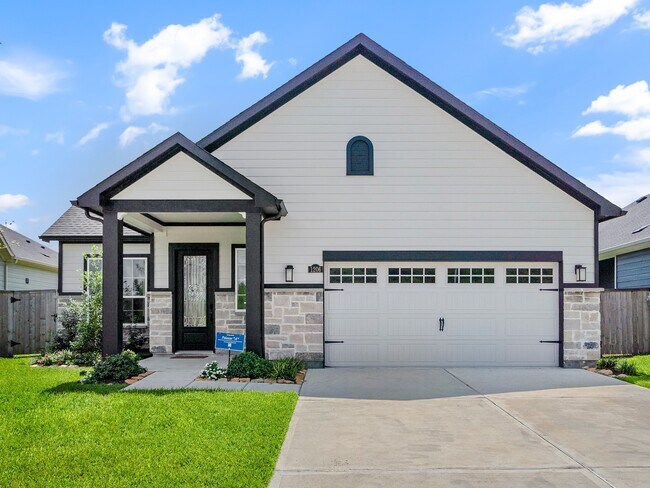 Primary Photo - 1206 Hidden Oaks Dr