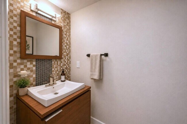 Building Photo - 641 Maple Oak Cir