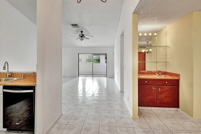 Building Photo - 5105 Arbor Glen Cir