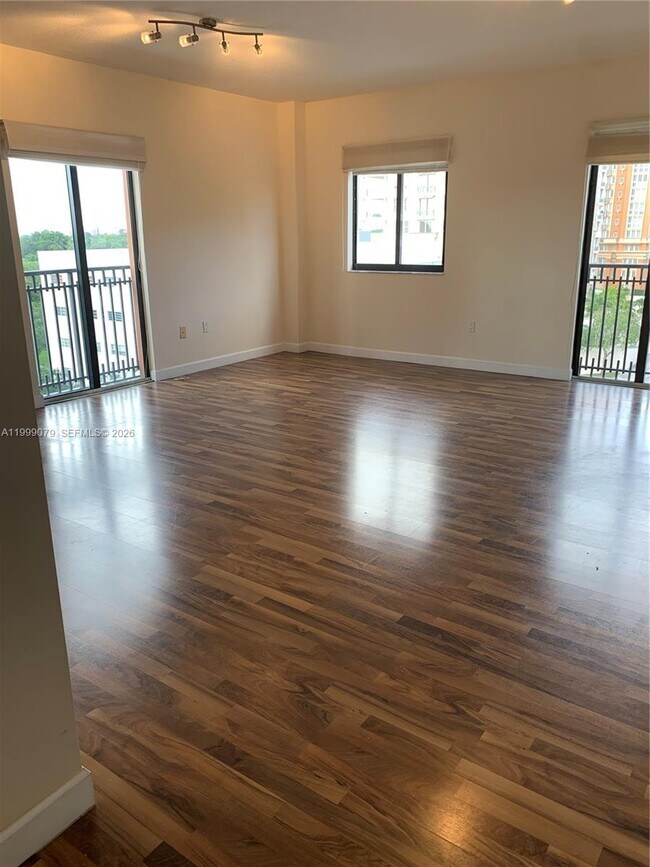 Building Photo - 711 Biltmore Way