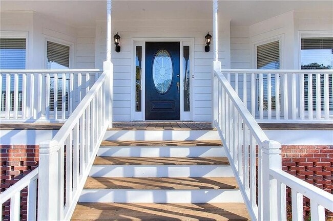 Building Photo - 800 Satinwood Pl