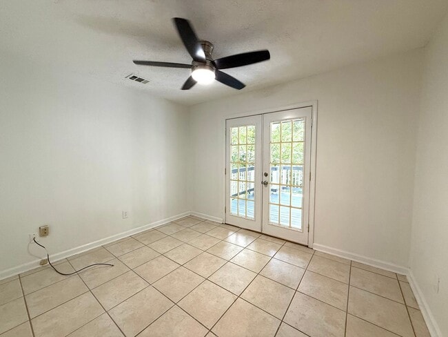 Building Photo - RENOVATED!!!!Great Location with Desirable...