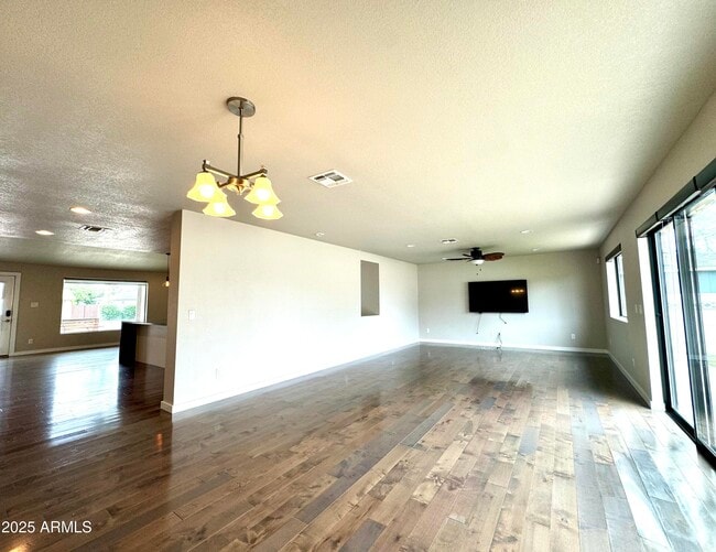 Building Photo - 4248 E Montecito Ave