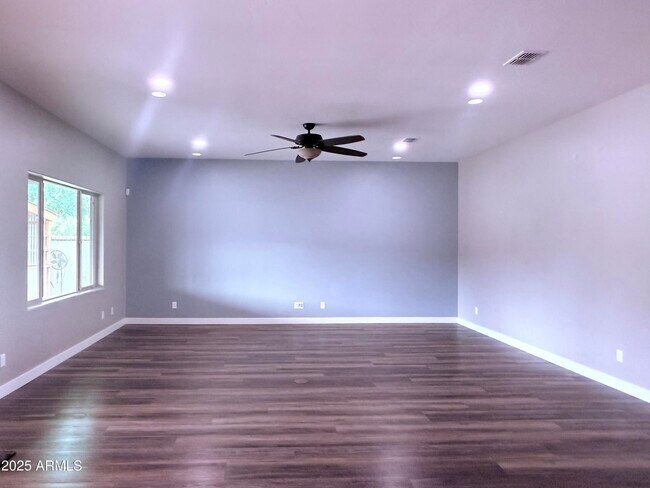 Building Photo - 3123 W Melody Dr