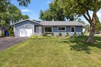 Building Photo - 500 Cherry Cir